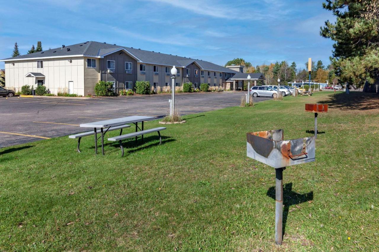 Comfort Inn Rhinelander Экстерьер фото